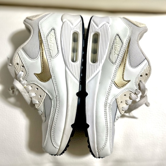 NIKE Air Max 90 Premium, 7.5 Leather White & Gold - Picture 7 of 11